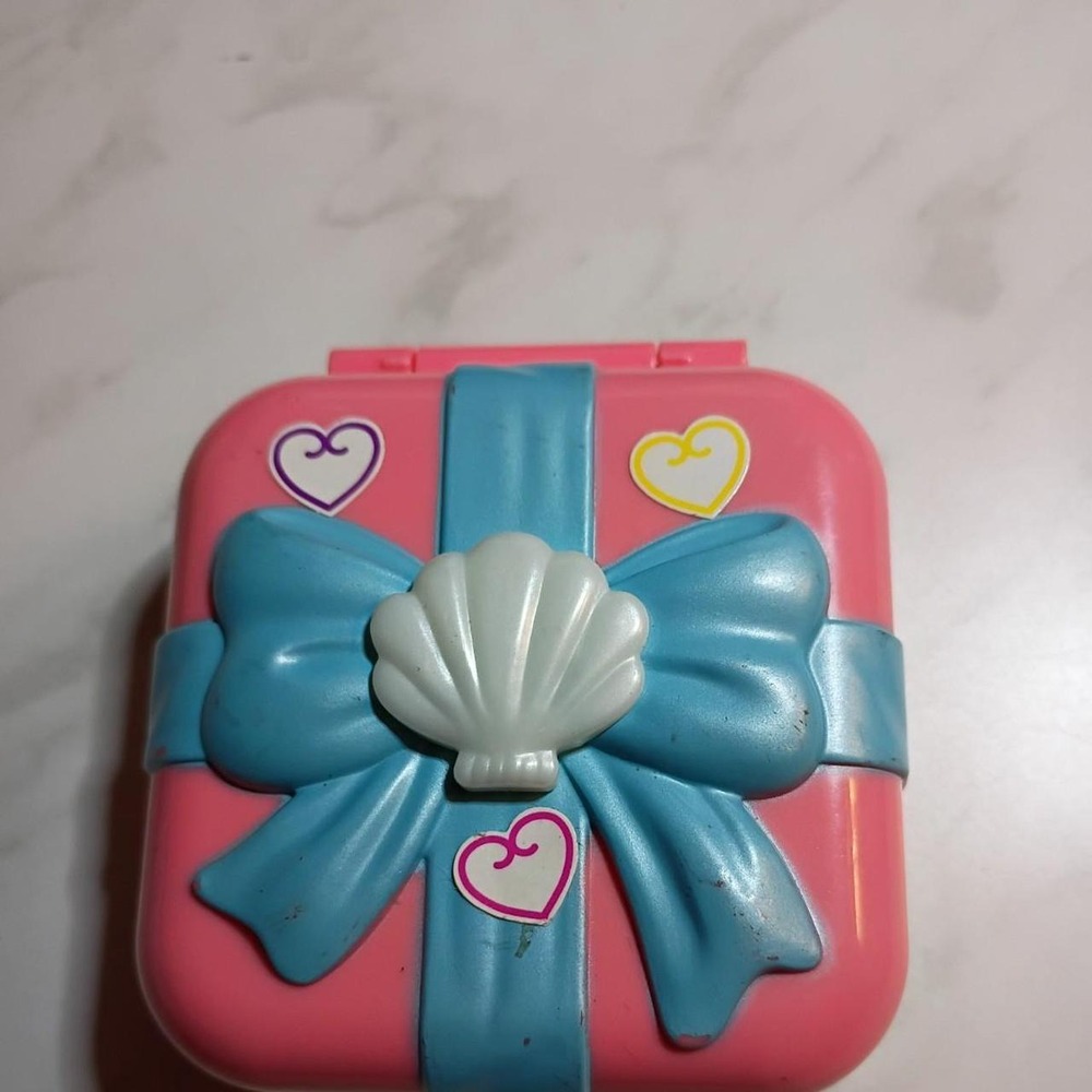 Polly Pocket Tiny Pocket Places Beach Compact GDK77 Pink Blue 2018 Mattel Toy